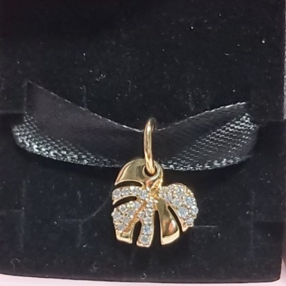 Pandora 14K Gold-Plated Sparkling Monstera Leaf w/ Clear Zirconia 763349C01